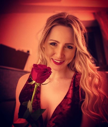 Melissa Naschenweng xxx only fans