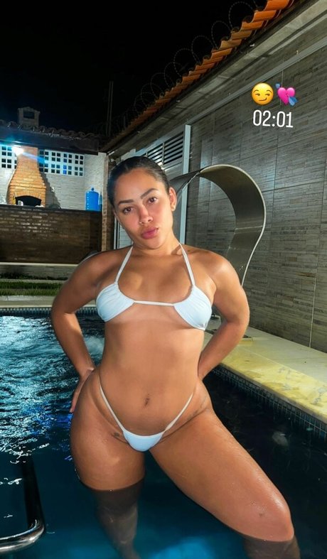 Vitoria Kelly onlyfans leaks.