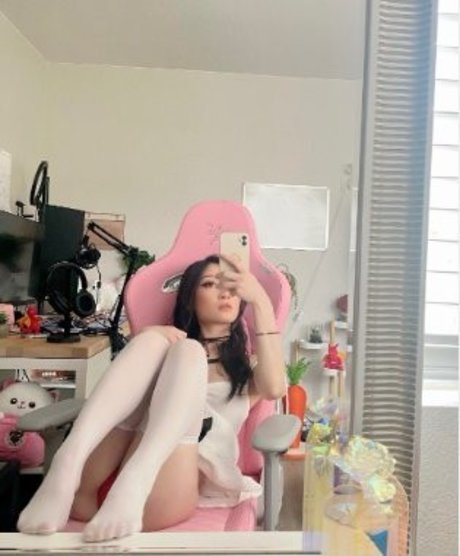 cum on pussy onlyfans erotic selfie