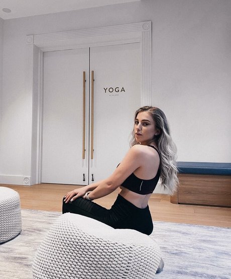 Emerome onlyfans free content