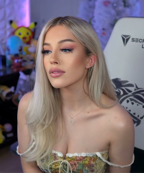 Emerome nude onlyfans leaked