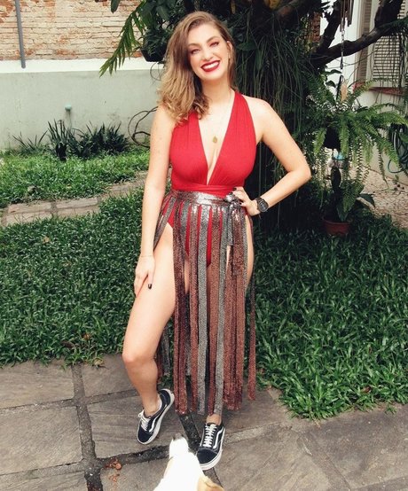 Carol Moreira onlyfans leak