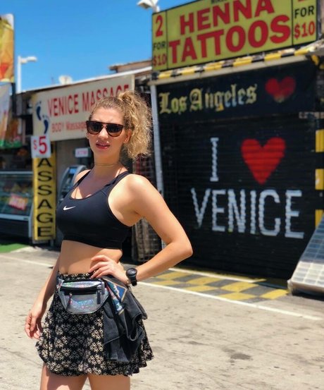 Carol Moreira Profile image