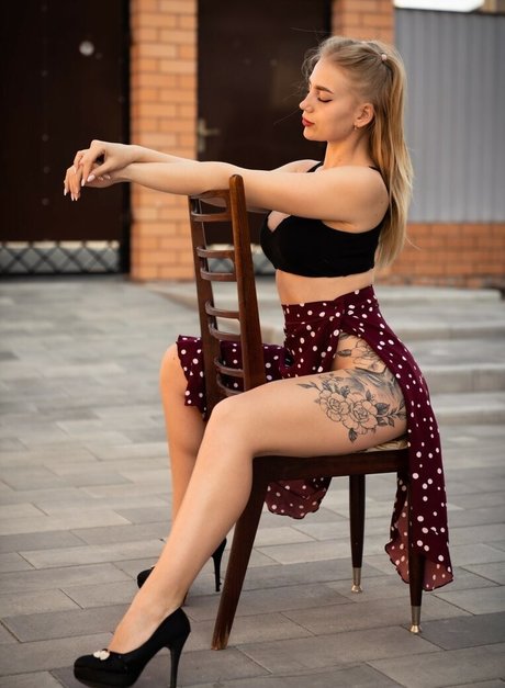 Yuliya Fox sexy onlyfans