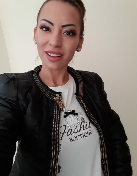 Marinela Adalbertova leak onlyfans