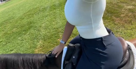 Toocheeky2218 onlyfans strip