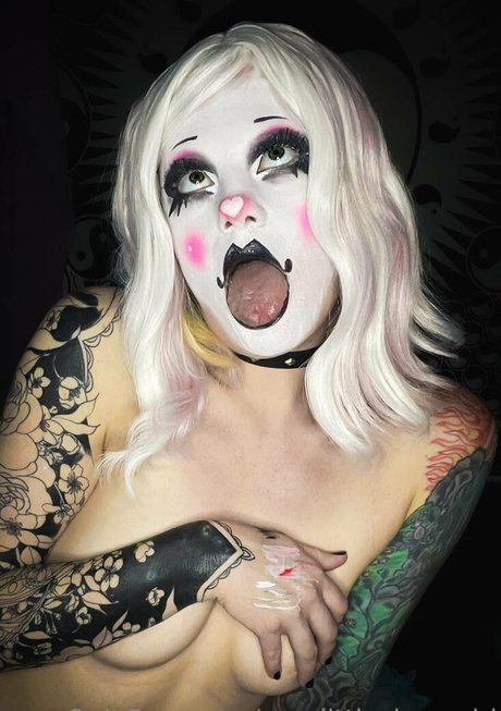 tanned onlyfans beautiful nude selfie