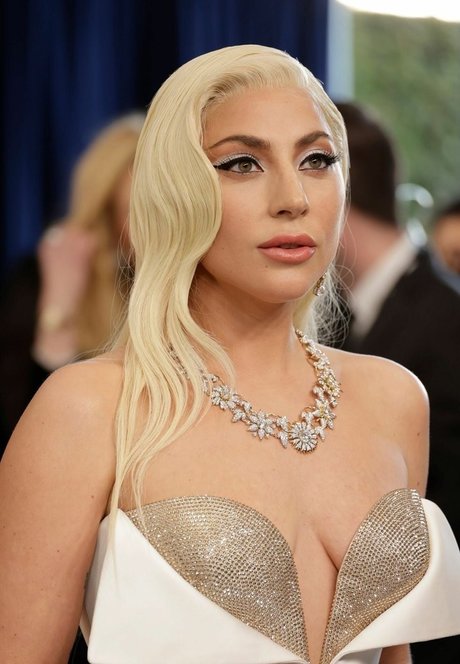 Lady Gaga desnuda onlyfans