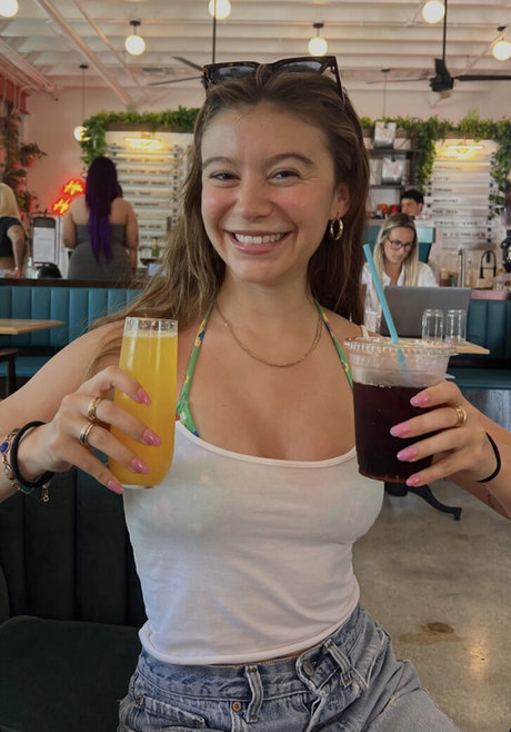 Genevieve Hannelius onlyfans gratis