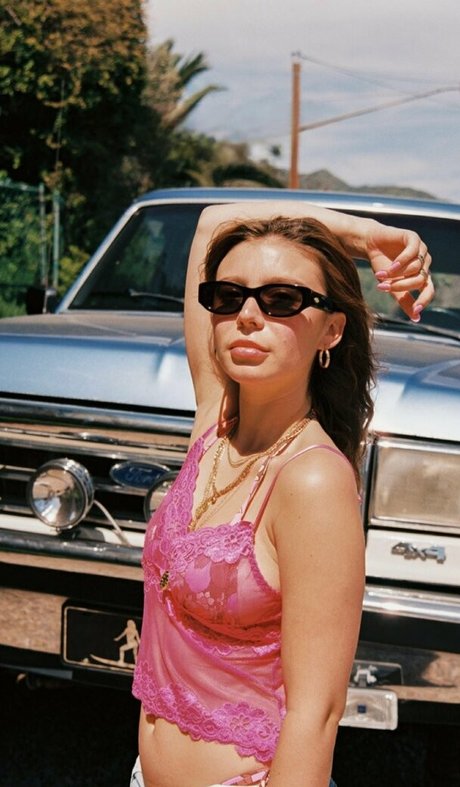 Genevieve Hannelius onlyfans leaks