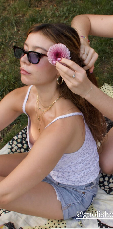 Genevieve Hannelius onlyfans photos