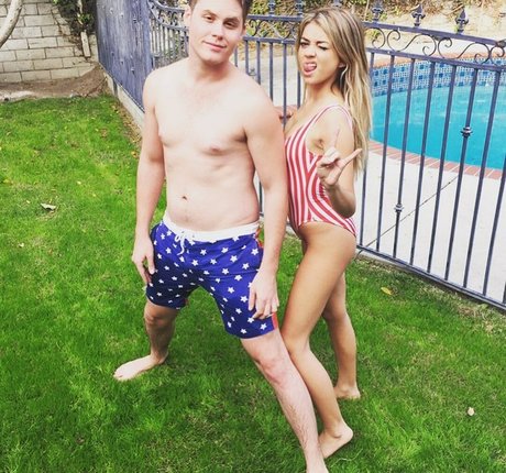 Sarah Hyland onlyfans sextape