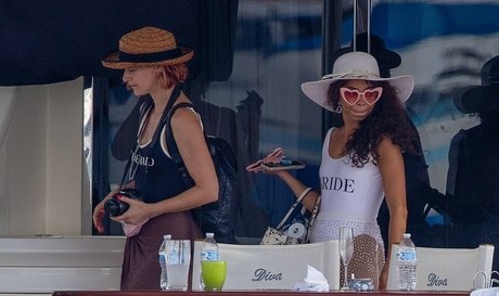 Sarah Hyland onlyfans sex