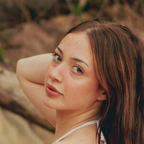 delaneyshort onlyfans naked