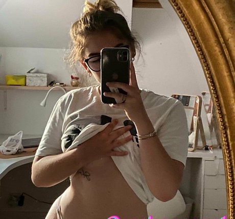 ladyaprill onlyfans nude leaked