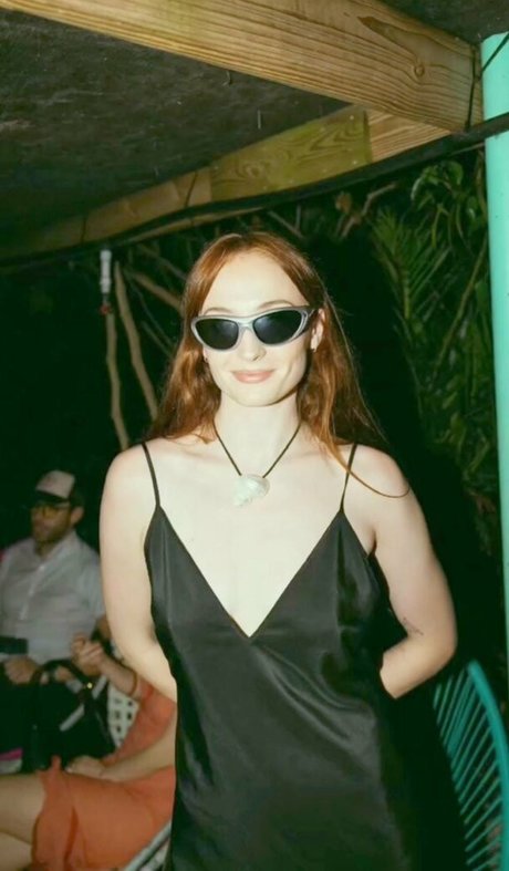 Sophie Turner onlyfans striptease