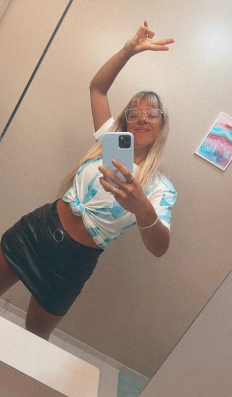 Nati Jota onlyfans striptease