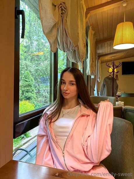 Emily Sweet onlyfans leaks free