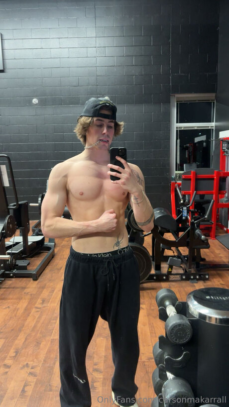 Carsonmakarrall strip onlyfans