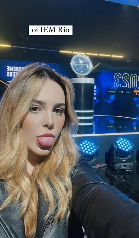 Showliana nude onlyfans leaks