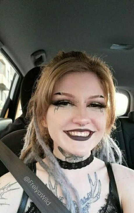 lewdlilyfree onlyfans content