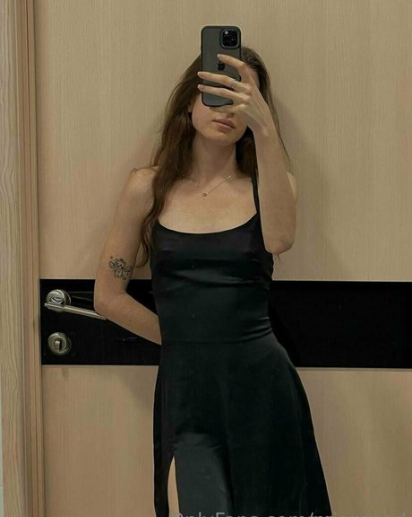 miareeed onlyfans nude pics