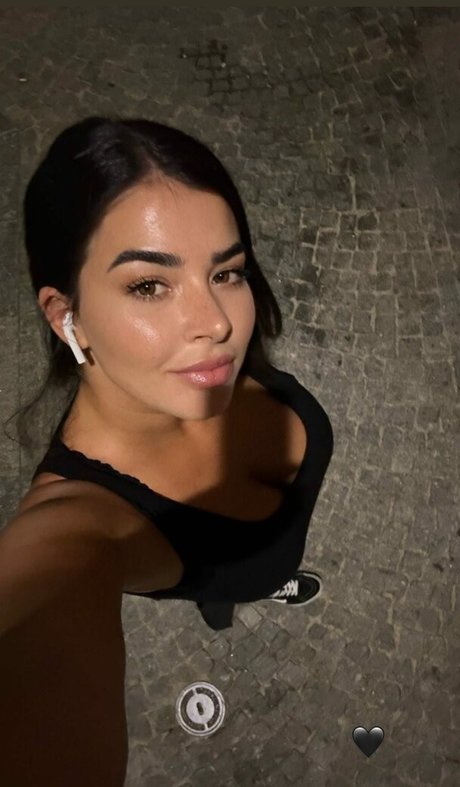 Anna Rebellato onlyfans leake