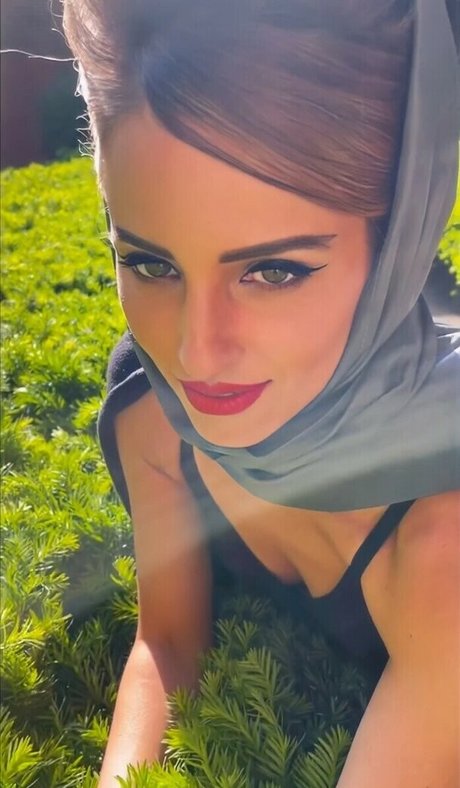 Dianna Agron sexy onlyfans