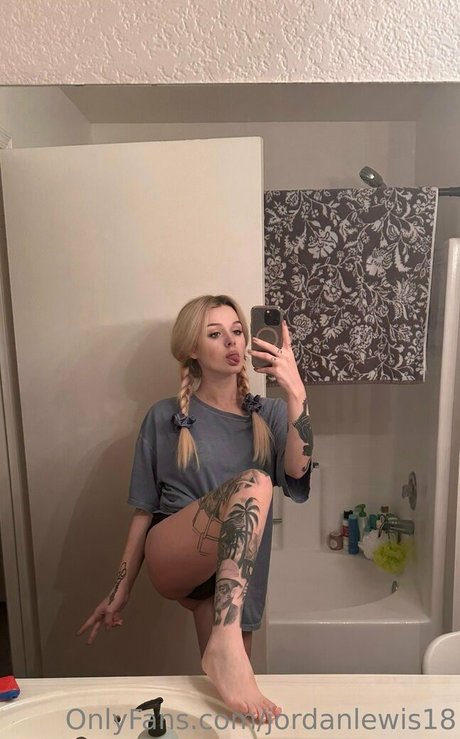 chicks onlyfans beautiful exposure