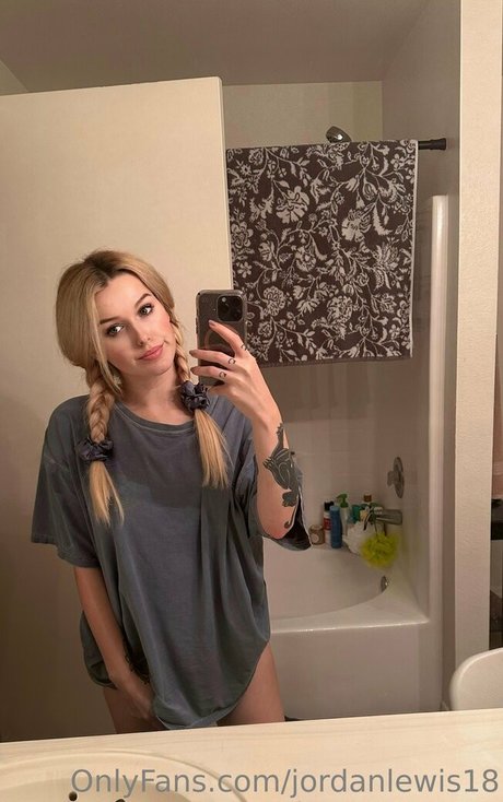 jordanlewis18 onlyfans leaked photos