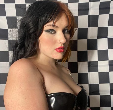 Gayle is on onlyfans