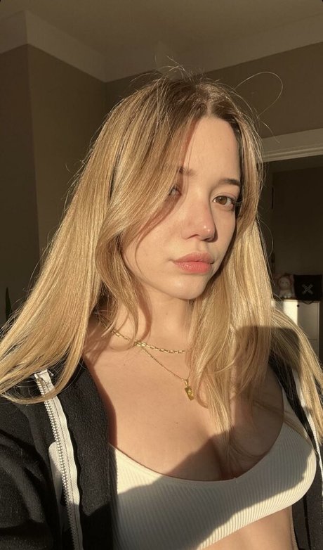 blonde muscle onlyfans erotic frame