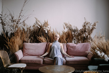 ohmy luna only fans naked