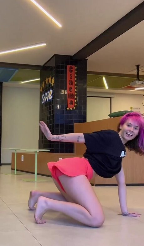 Julia K Barni  shots