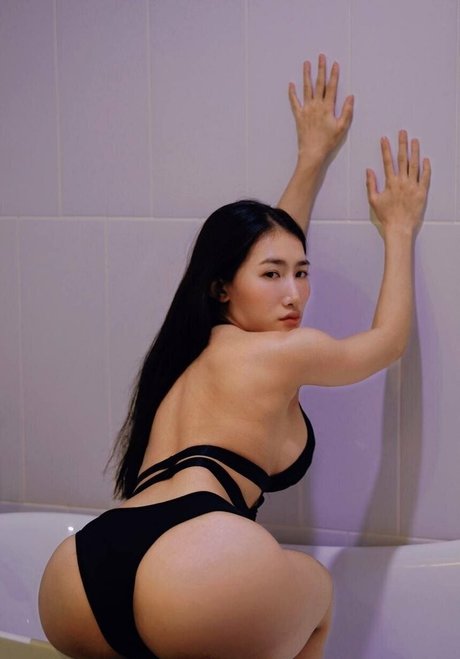 mochianaa onlyfans leaks