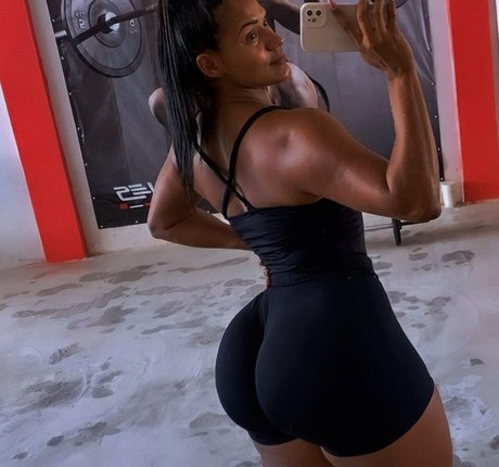 _flavialavinea onlyfans striptease