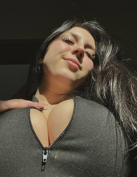 oliviariooo onlyfans naked leak