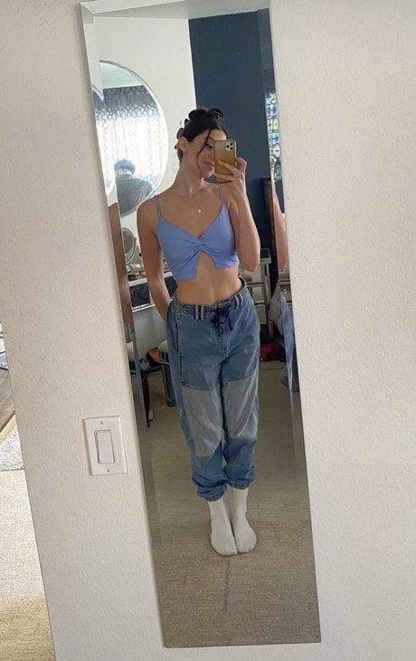 Kira Kosarin onlyfans porn free