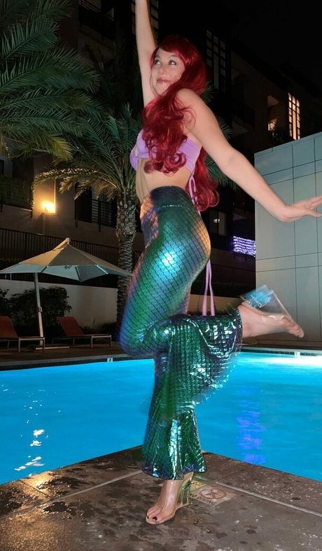 Kira Kosarin onlyfans page