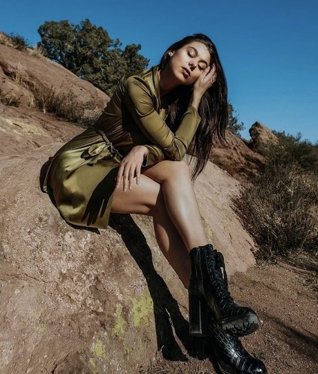 Kira Kosarin xxx only fans