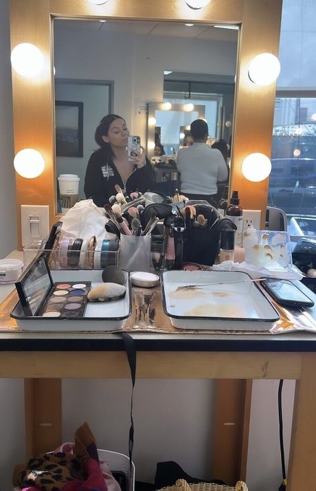 Kira Kosarin onlyfans leajs