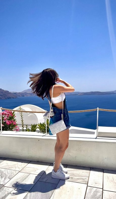 Kira Kosarin onlyfans pictures