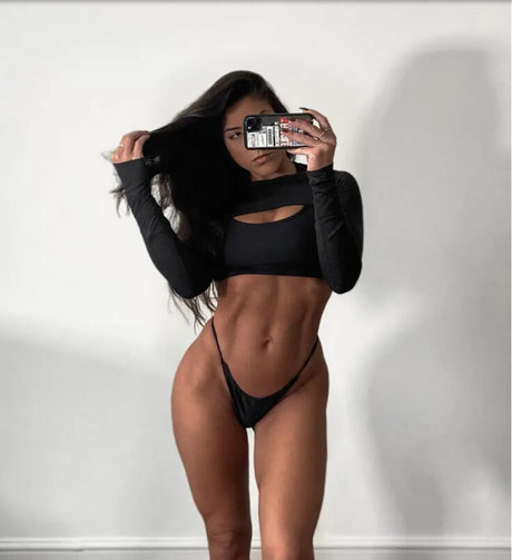 Leah Shutkever onlyfans naked