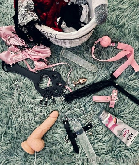 lucy stardust onlyfans strip