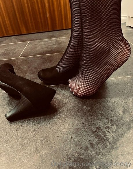 lillysunday nude onlyfans