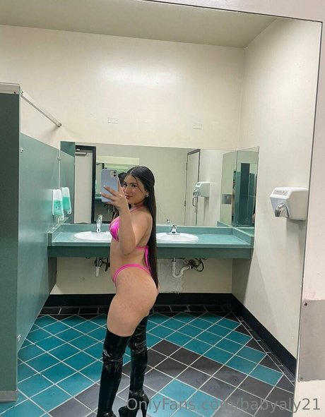 beach bunny onlyfans perfect self-portrait