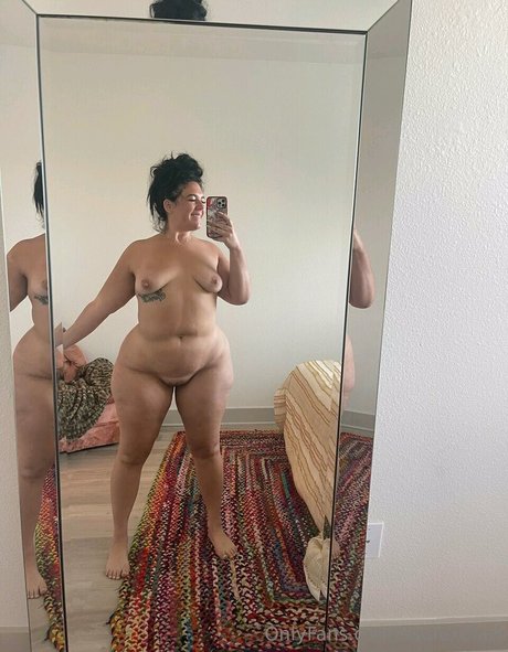 Thecurvyfoxx leaked onlyfans nudes