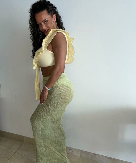 Elle Faye nude leaked onlyfans