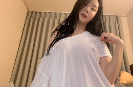 Tangle Dahee strip onlyfans