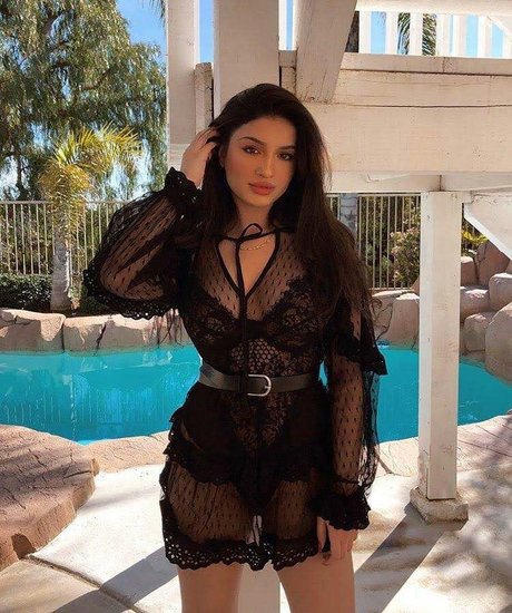 Alishba Sheikh onlyfans nude leaks